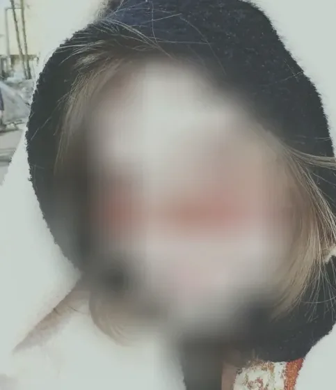 Claudia, 19