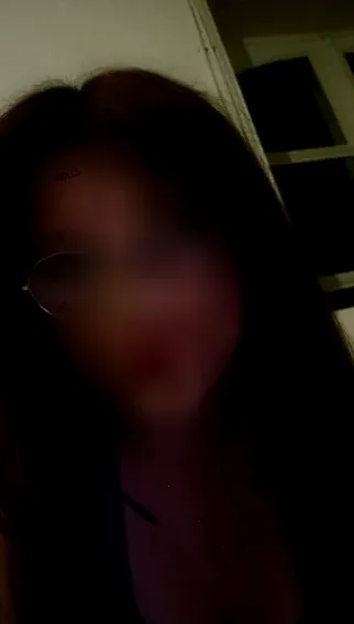 Daniela, 24