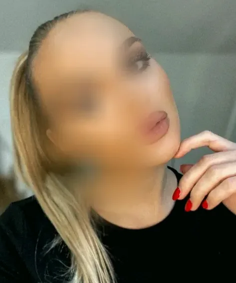 Elena, 31