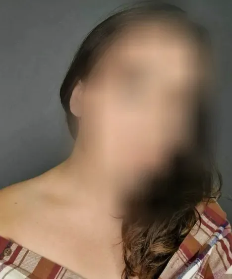 Lilly, 39