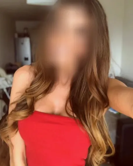 Nadine, 35