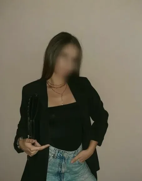 Nadine, 35
