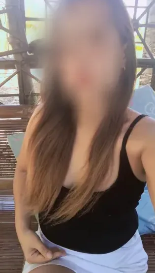 Neele, 32