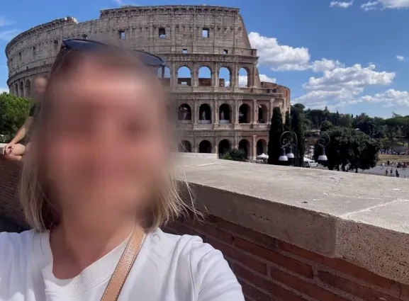 Paula, 38