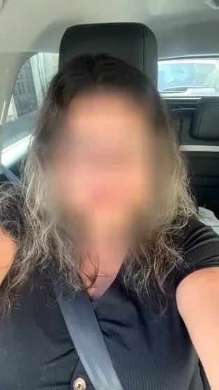 Sabrina, 33