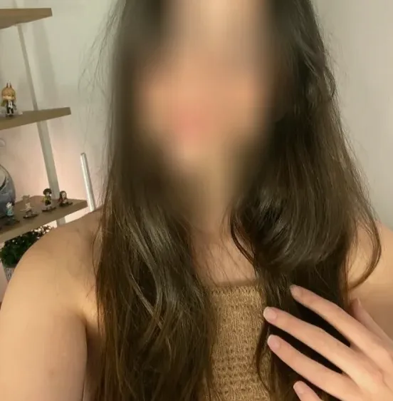 Sarah, 31
