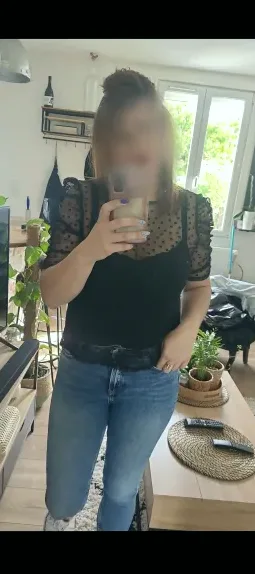 Sophie, 34