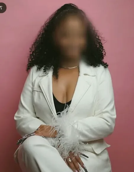 Viktoria, 39